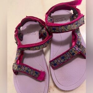 Girls Teva Hurricane XLT 2 Pink And Purple Sport Sandals Size Youth 1.5